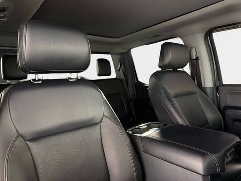 Used 2023 Ford F250 Lariat w/ Black Appearance Package AWD/4WD image 25