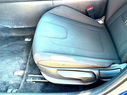 Used 2024 Hyundai Elantra SEL FWD image 15