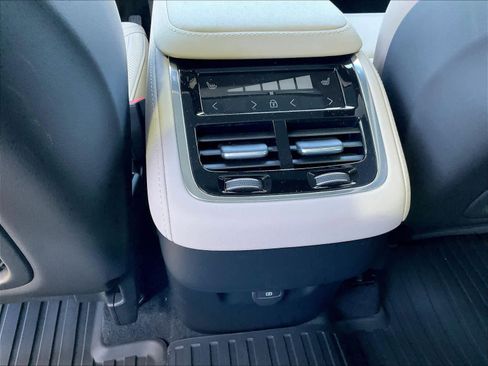 New 2026 Volvo XC90 B5 Plus w/ Protection Package Premier image 16