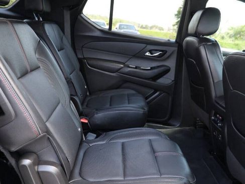 Used 2022 Chevrolet Traverse RS AWD/4WD image 16