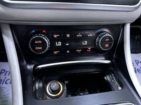 Used 2019 Mercedes-Benz GLA 250 4MATIC image 21