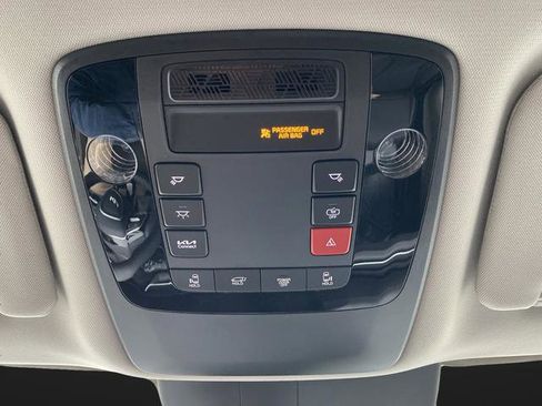 New 2026 Kia Carnival EX image 29