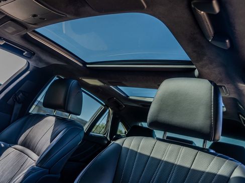 Used 2018 Lexus LS 500 w/ Luxury Package RWD image 27