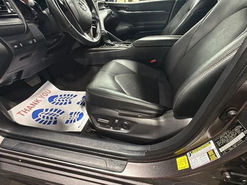 Used 2022 Toyota Camry XSE FWD image 9