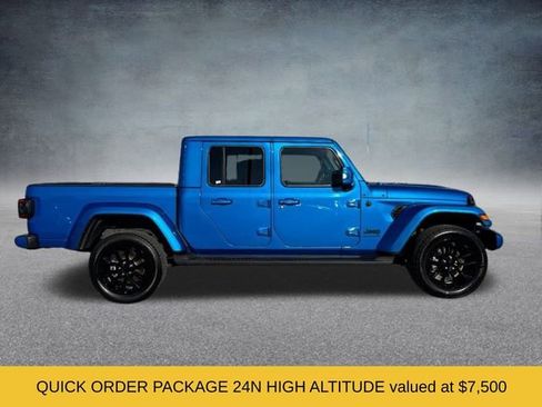 Used 2023 Jeep Gladiator Overland image 2