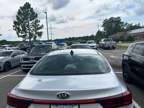 Used 2020 Kia Forte LXS FWD image 5