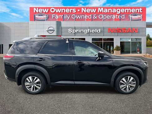 Certified 2024 Nissan Pathfinder SL image 6