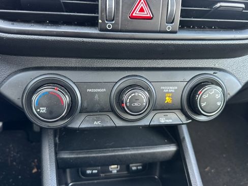 Certified 2023 Kia Forte LXS w/ LXS Technology Package image 28