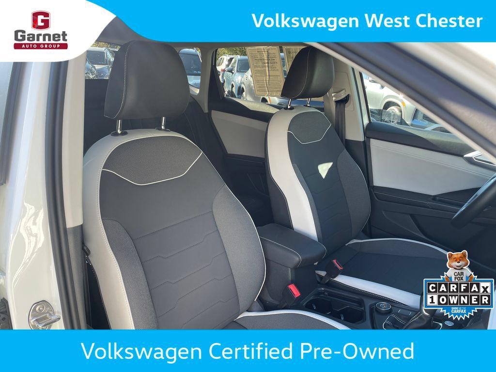 Certified 2025 Volkswagen Taos SE AWD/4WD image 32