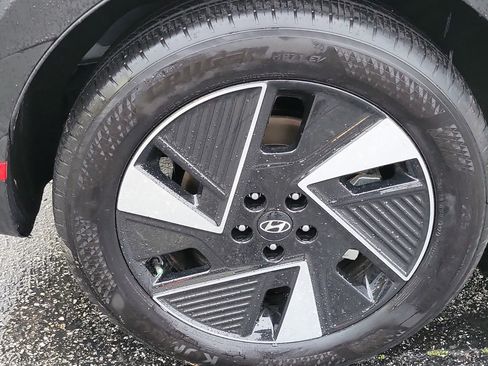 Certified 2025 Hyundai Ioniq 5 SE image 24