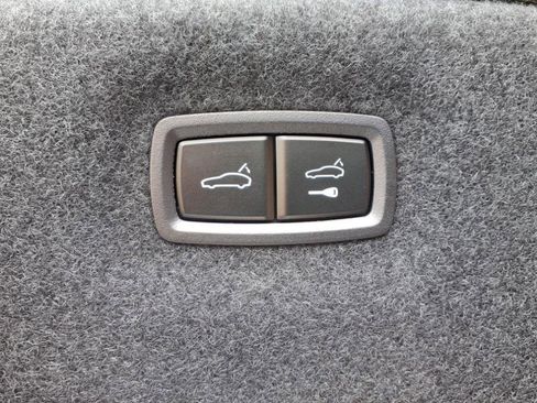 New 2025 Porsche Taycan image 28