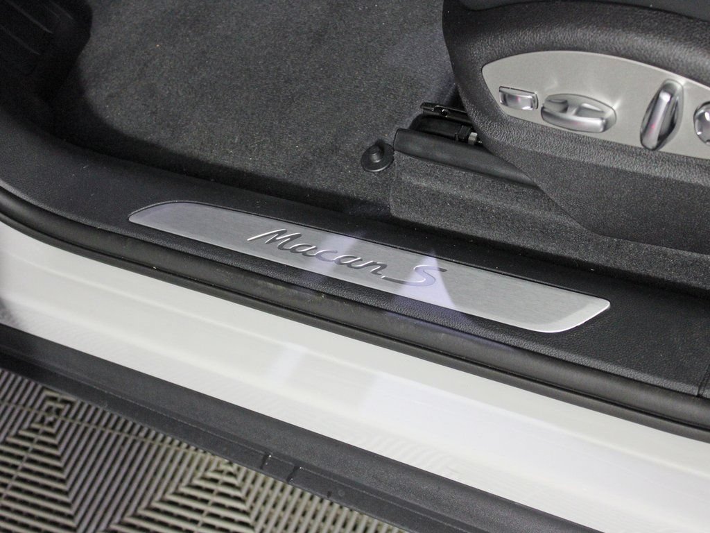 Certified 2026 Porsche Macan S AWD/4WD image 18