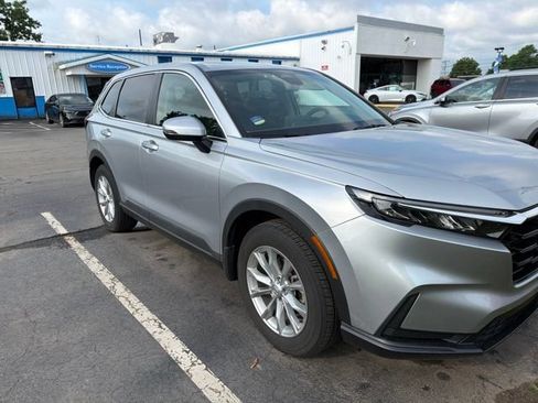 Used 2025 Honda CR-V EX image 2