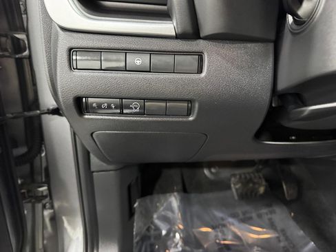 Used 2023 Nissan Rogue SV image 28