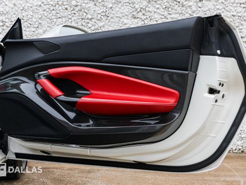 Used 2021 Ferrari F8 Tributo image 33