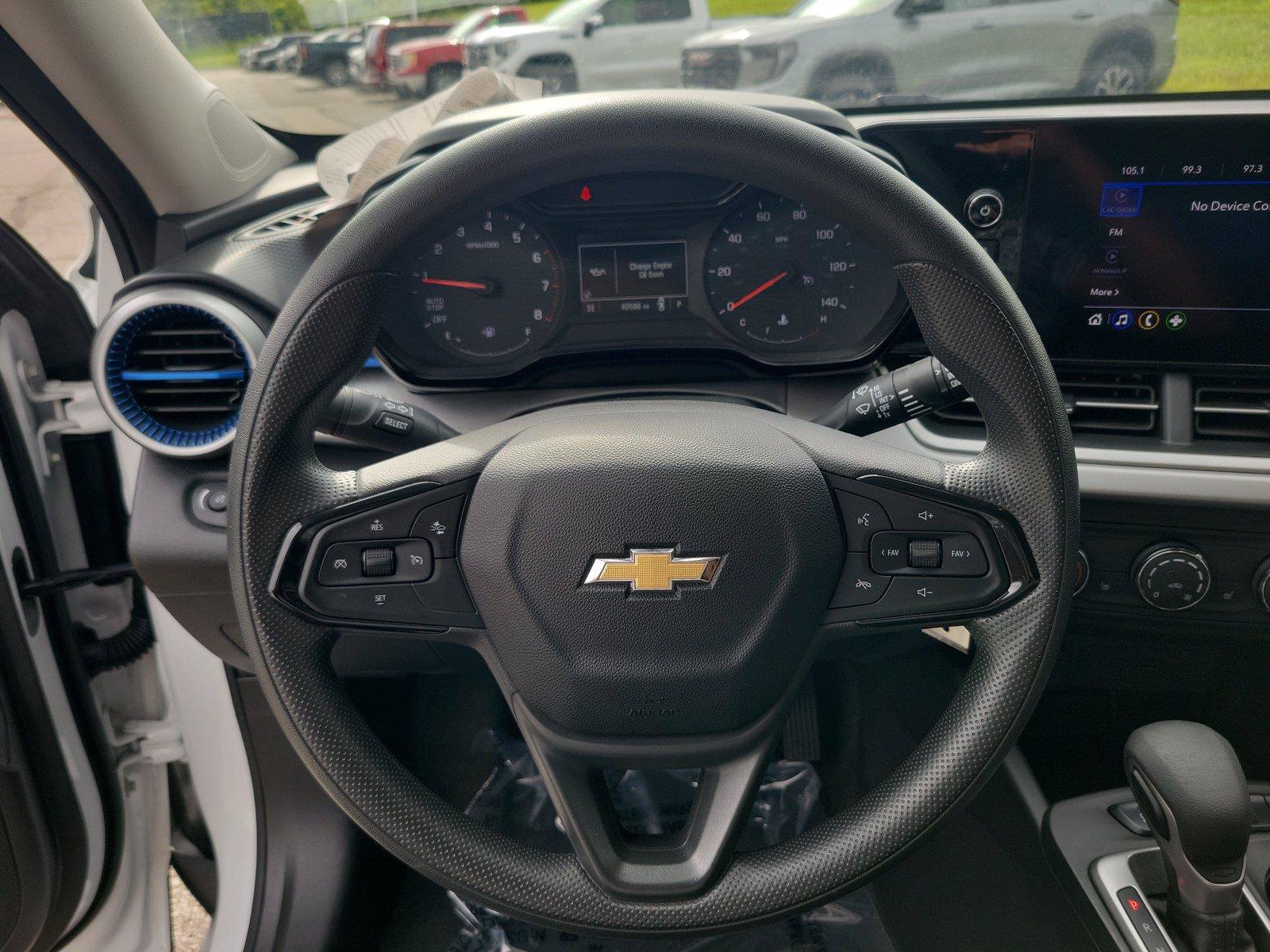 Used 2024 Chevrolet Trax LS w/ LS Convenience Package FWD image 24