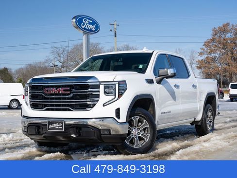Used 2025 GMC Sierra 1500 SLT image 2