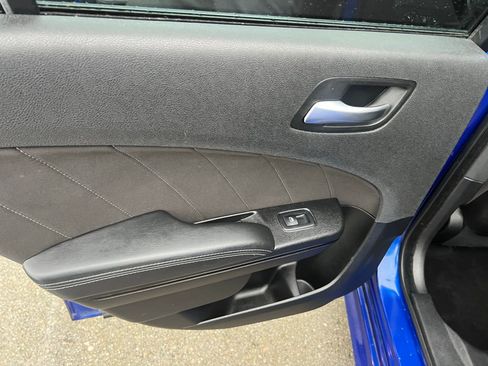 Used 2020 Dodge Charger R/T w/ Blacktop Package image 18