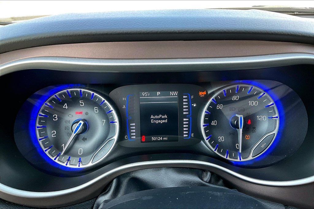 Used 2023 Chrysler Voyager LX FWD image 18