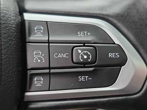 Used 2022 Jeep Compass Limited w/ Sun and Sound Group AWD/4WD image 37