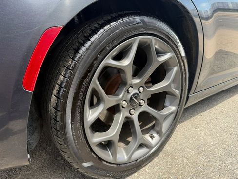 Used 2018 Chrysler 300 S w/ 300S Premium Group RWD image 27