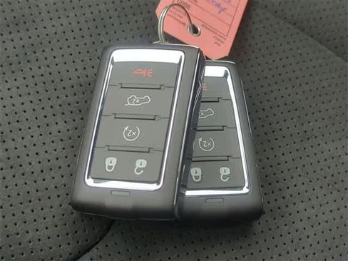 New 2025 Jeep Grand Cherokee Altitude image 35