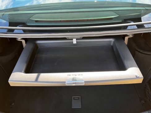 Used 2010 Mercedes-Benz E 550 4MATIC Sedan image 20