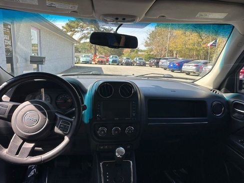 Used 2016 Jeep Patriot Latitude image 16