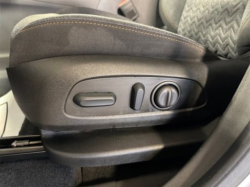 Used 2023 Chevrolet Equinox LT image 13