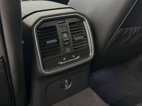 Certified 2025 Porsche Macan image 26