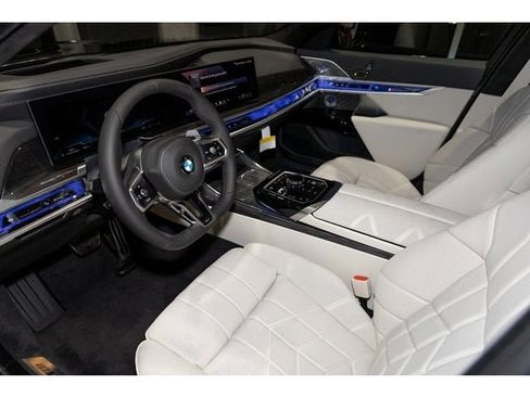 New 2026 BMW 760i xDrive w/ Executive Package image 58