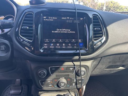 Used 2018 Jeep Compass Altitude w/ Popular Equipment Group image 11