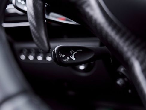 Used 2023 McLaren Artura RWD image 64