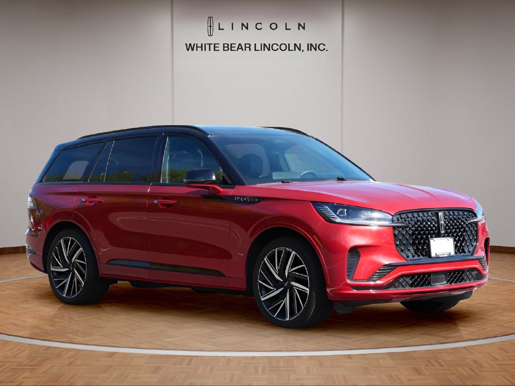 Certified 2025 Lincoln Aviator Black Label w/ Black Label Special Edition AWD/4WD image 3