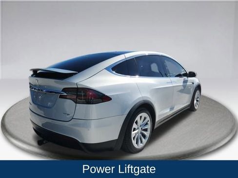 Used 2018 Tesla Model X 75D image 10