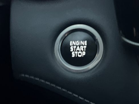 Used 2024 Toyota Highlander XLE image 20