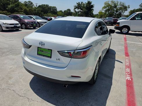 Used 2016 Scion iA FWD image 12
