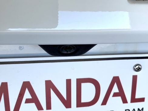 Used 2020 Jeep Grand Cherokee Limited w/ Luxury Group II image 47