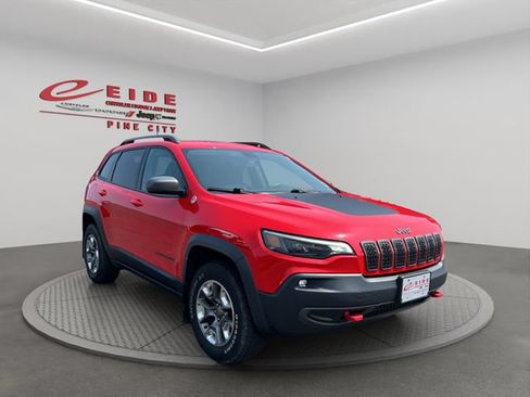 Used 2019 Jeep Cherokee Trailhawk w/ Comfort & Convenience Group AWD/4WD image 12