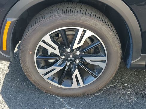 New 2024 Mitsubishi Eclipse Cross SE image 32