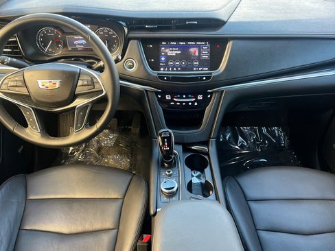 Used 2025 Cadillac XT5 Premium Luxury image 14