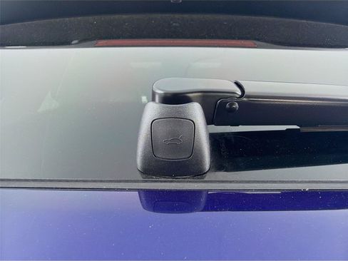 Certified 2026 Porsche Macan AWD/4WD image 25