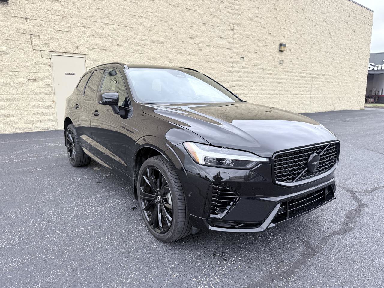 Used 2024 Volvo XC60 T8 Ultimate AWD/4WD image 7