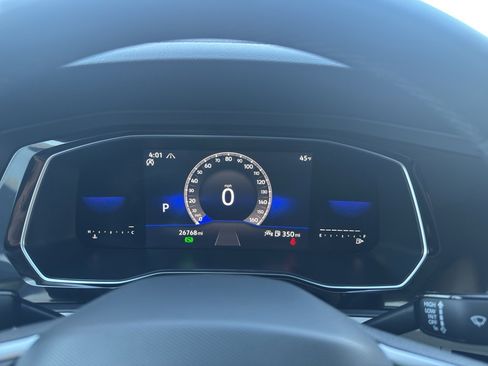 Used 2023 Volkswagen Jetta SE w/ Panoramic Sunroof Package image 18