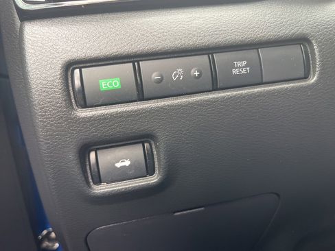 Used 2023 Nissan Sentra SR w/ SR Premium Package image 19