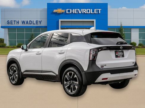 Used 2025 Nissan Kicks SV image 5