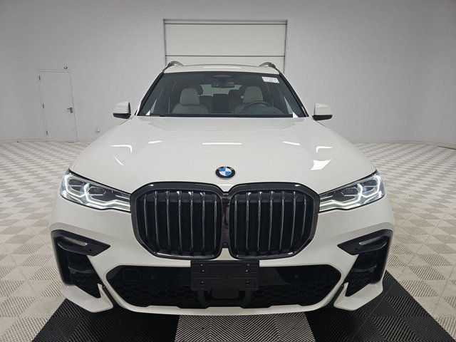 Used 2022 BMW X7 xDrive40i w/ M Sport Package AWD/4WD image 4