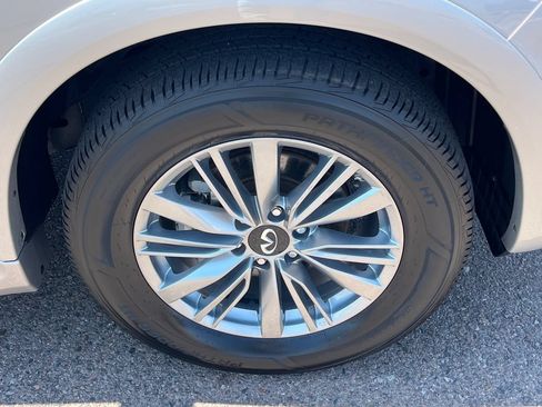 Certified 2022 INFINITI QX80 Luxe w/ Cargo Package RWD image 8