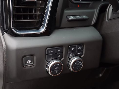 Certified 2025 GMC Sierra 2500 Denali Ultimate AWD/4WD image 13