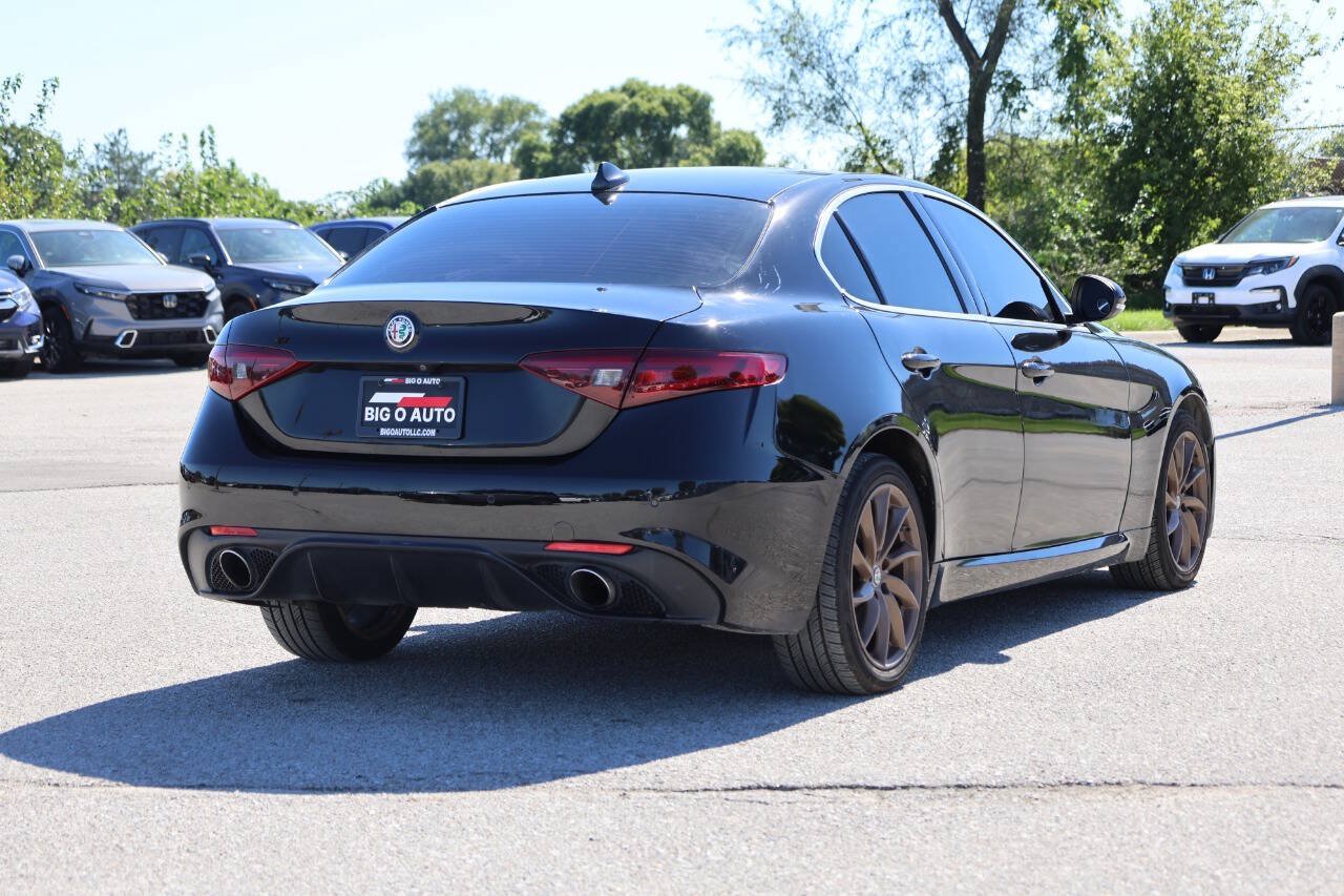 Used 2020 Alfa Romeo Giulia AWD w/ Cold Weather Package image 9
